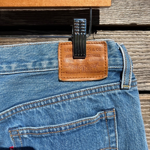 Levi’s Wedgie Straight Jean in Medium blue wash: Size W32 L25 - Picture 5 of 8